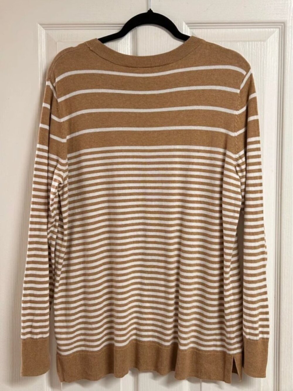 GAP Camel White Striped Long Sleeve Knit Sweater Womens - Picture 2 of 5
